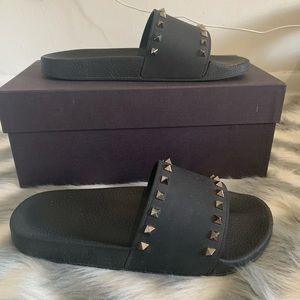 Valentino Garavani Rockstud Rubber Slider Sandal - Black size 9
